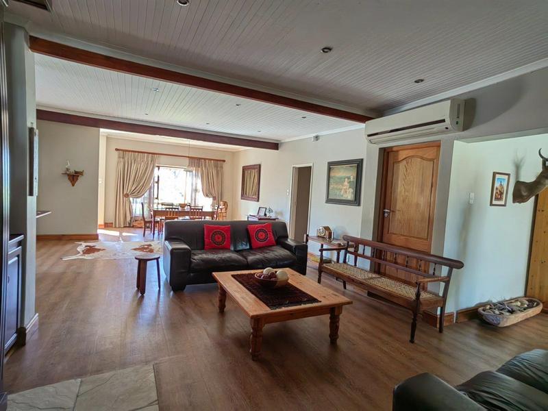 5 Bedroom Property for Sale in Prince Alfred Hamlet Western Cape